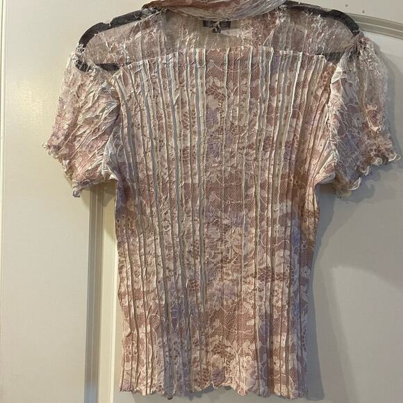 Top Komarov. button up V neck beige with pink cast ruffle front - Picture 2 of 5